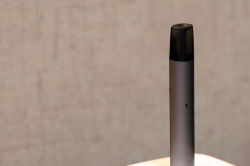 悦刻通用烟弹抽着漏油严重吗？